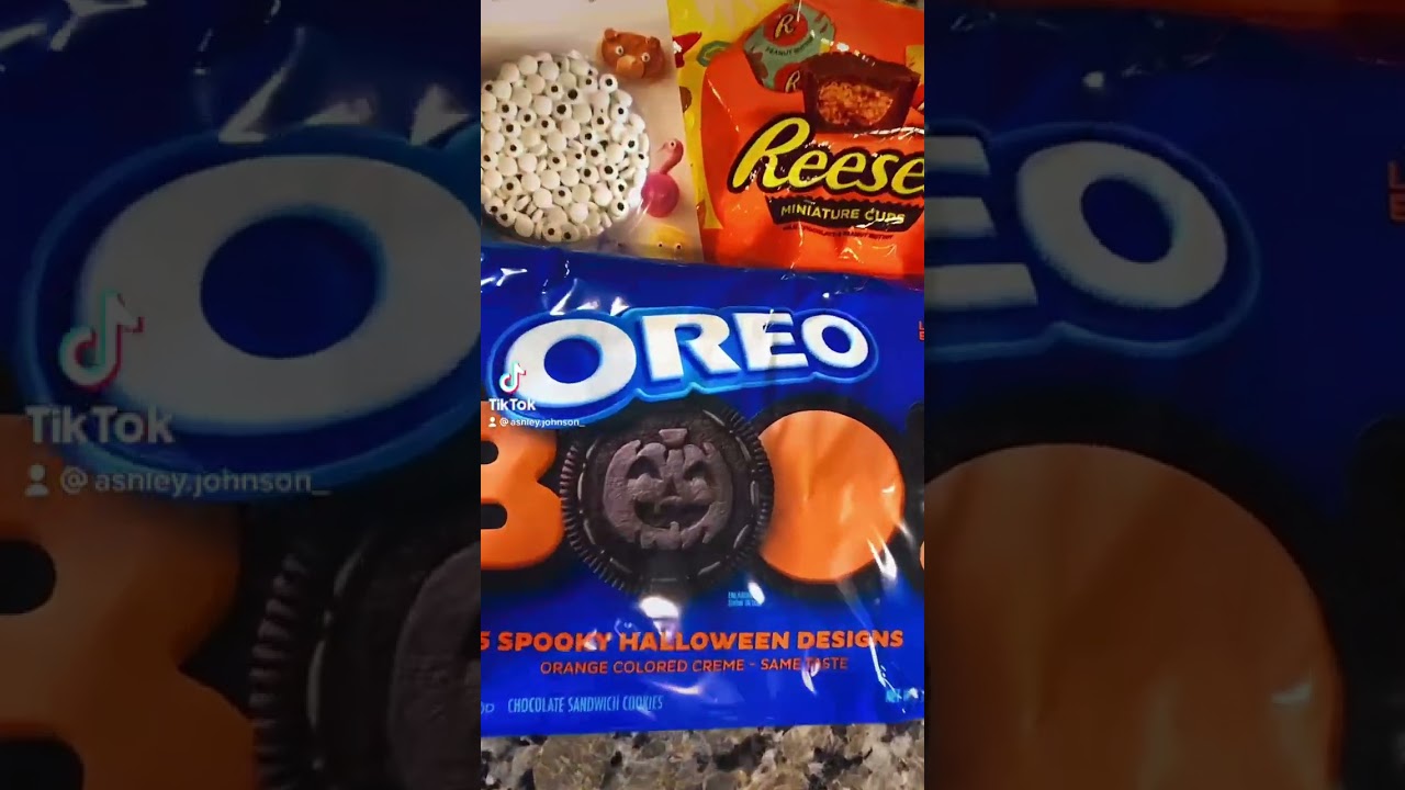 Halloween Bat Reese’s Cookies. Spooky Cute Treats. No Bake Halloween Cookies.Easy Halloween Cookies.