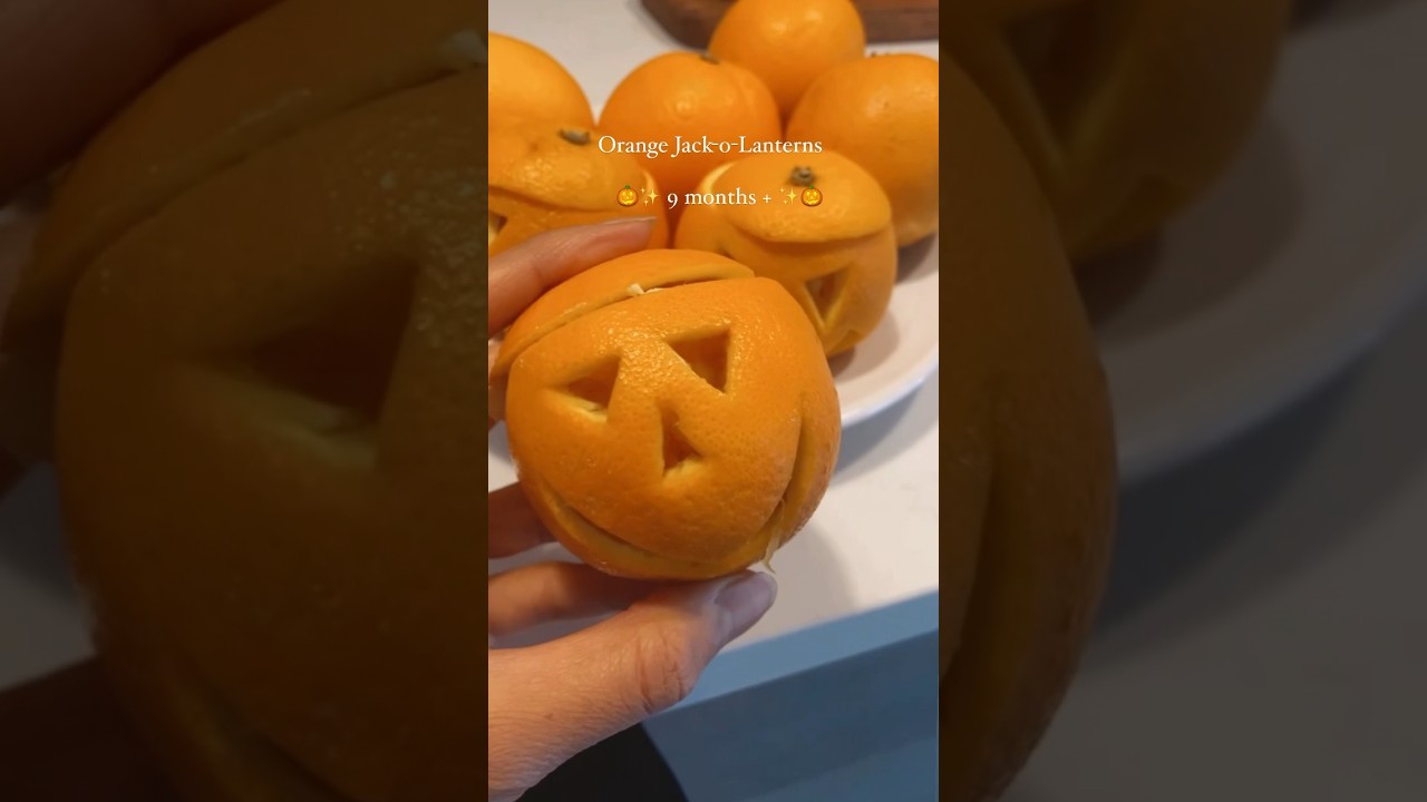 Healthy orange Jack-o-lanterns! Recipe: https://happyhealthyeaters.com/halloween-inspired-snacks/