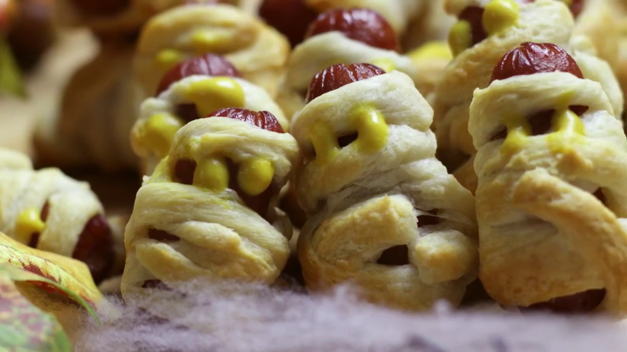 Spooky Mummy Pigs In A Blanket | Easy Halloween Recipe