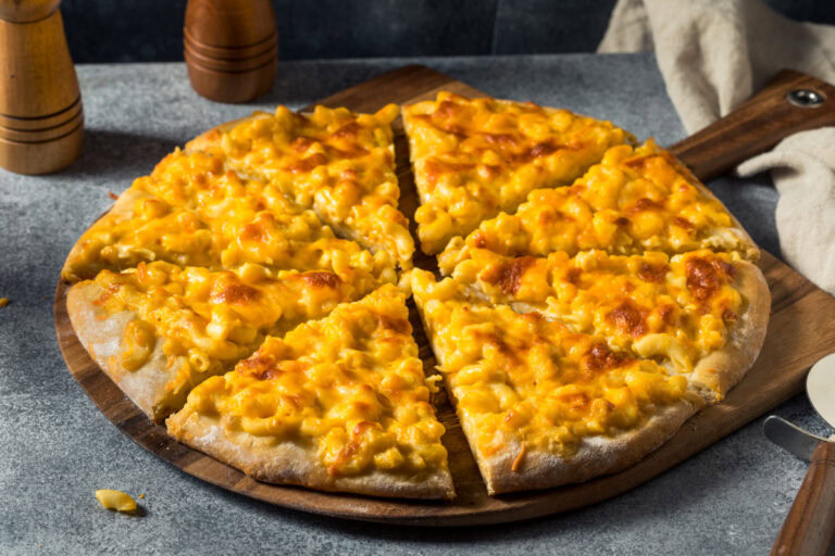 Homemade Macaroni and Cheese Pizza Recipe