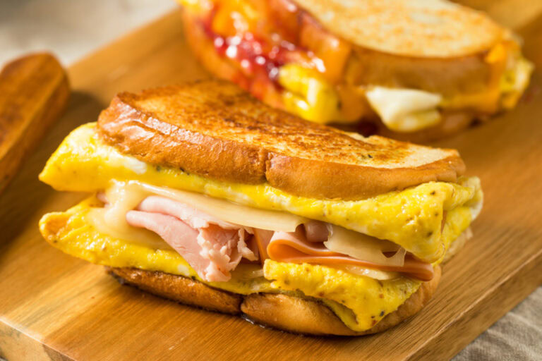 One Pan Egg Breakfast Sandwich Recipe