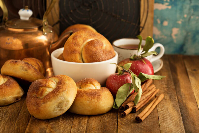 Apple Cinnamon Rolls Recipe