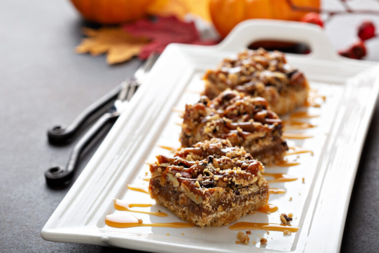 Caramel Crumble Pecan Bars Recipe